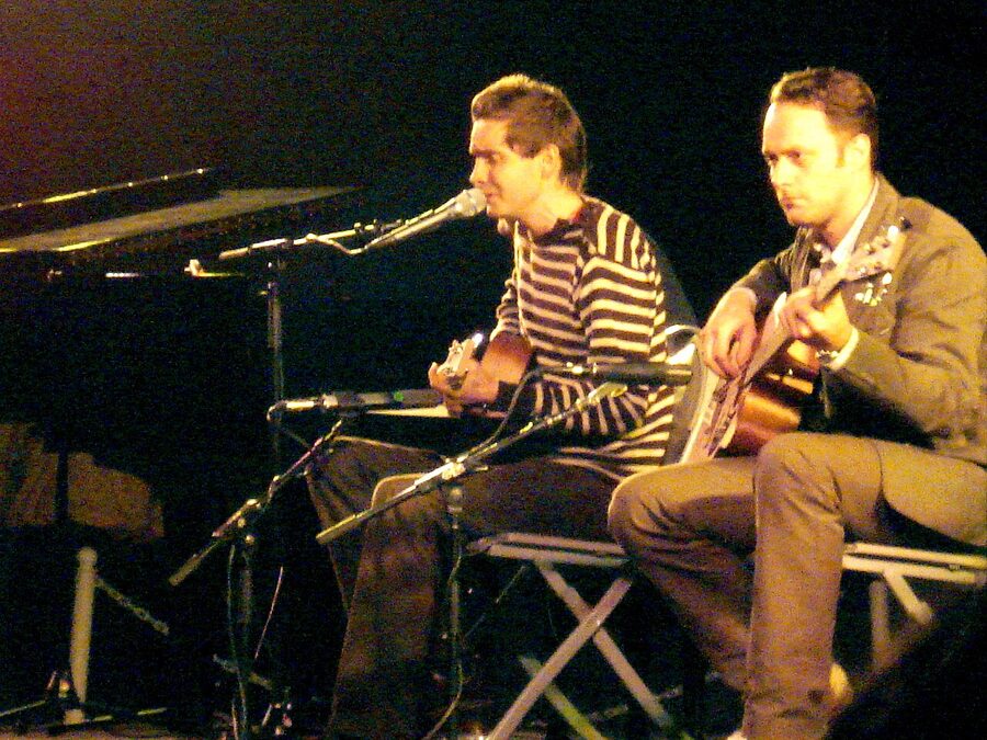 Jónsi Birgisson and Goggi of Sigur Rós performing live