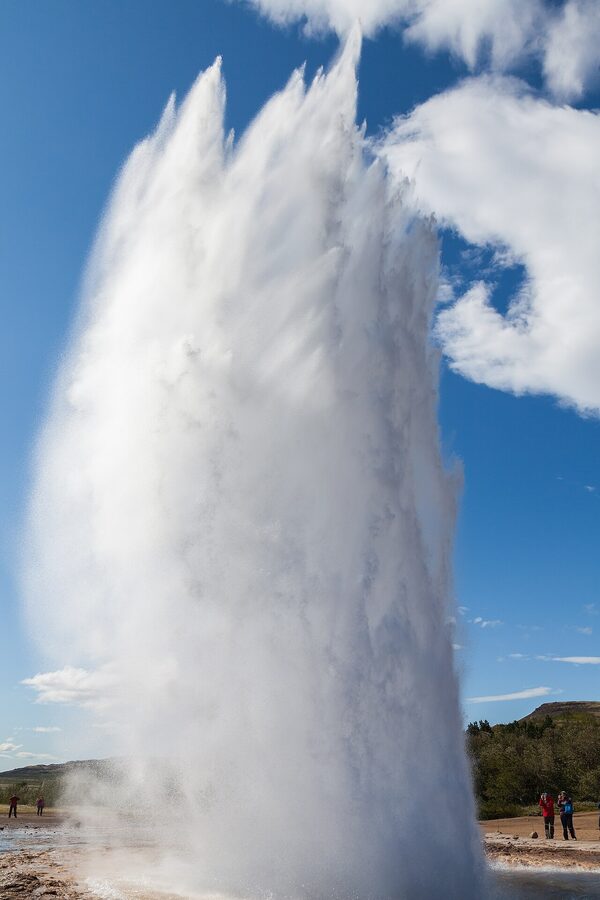 Strokkur showing the blue dome before eruption