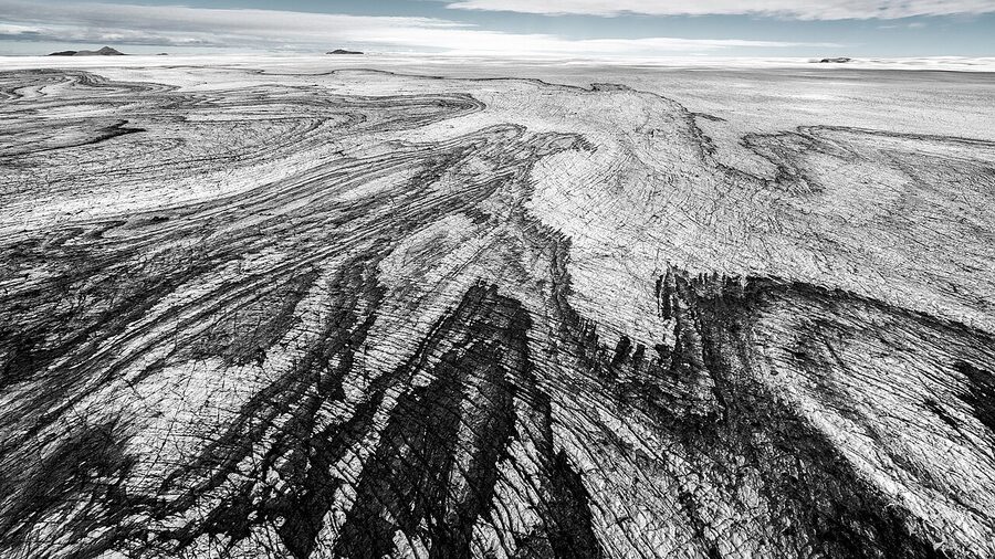 Vatnajokull glacier flowing in Iceland