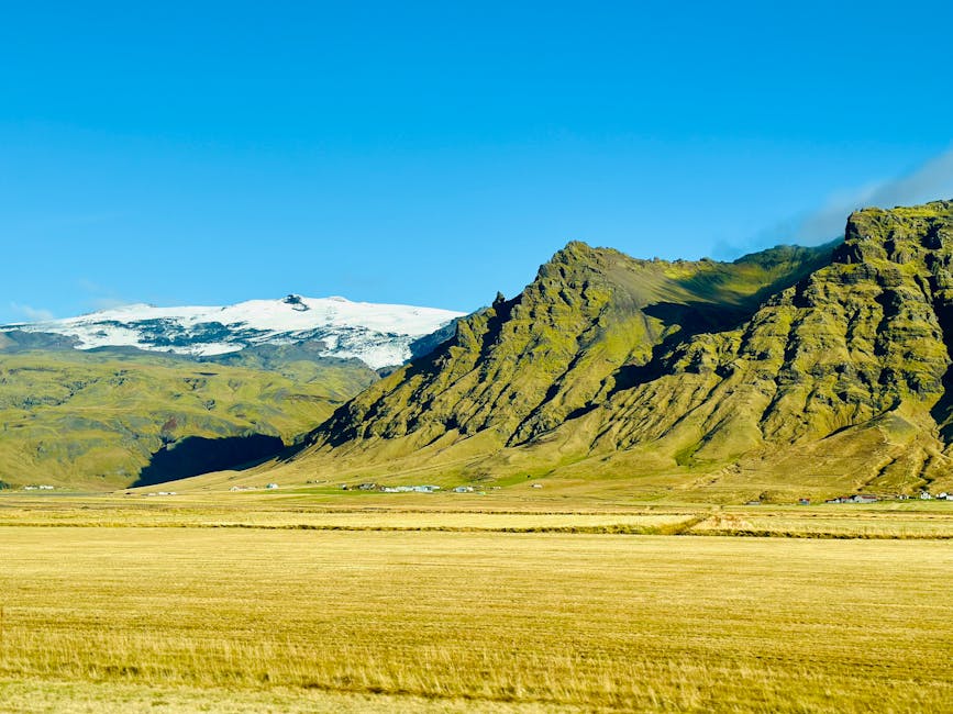 Iceland mountain countryside scenery