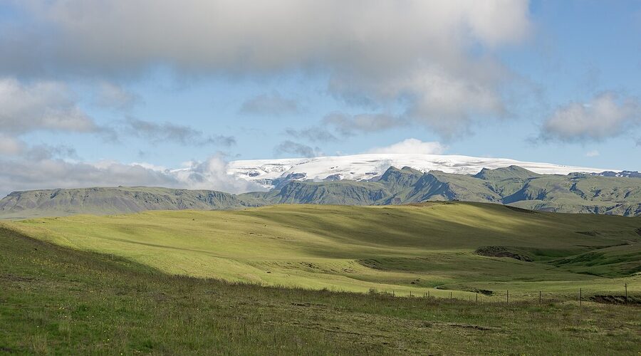 Mýrdalsjökull glacier seen from Route 1 in southern Iceland