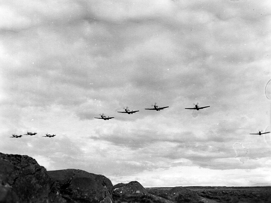 American P-51 Mustang fighter-bombers stationed at Keflavík airbase