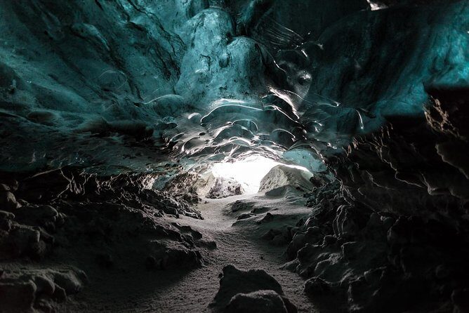 3-Day Golden Circle, Ice Cave and Glacier Lagoon Small-Group Tour - Day 1: Thingvellir, Geysir, Gullfoss, and a shot at the Northern Lights