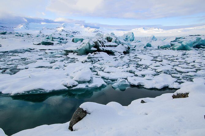 3-Day Ice Cave, South Coast, Golden Circle and Northern Lights - Jökulsárlón Glacier Lagoon: Icebergs With a Quiet Sort of Power