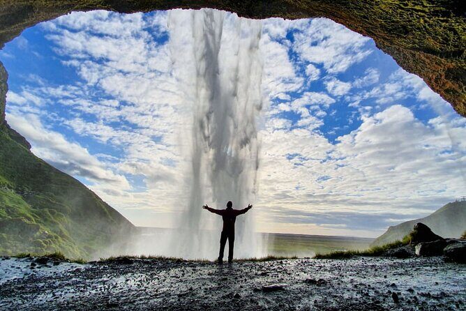 3 Day Tour Jokulsarlon - Golden Circle - South Coast - Glacier Hike - Boat Tour - Day 1: Þingvellir’s tectonic boundary, geysers, Gullfoss, and Kerið