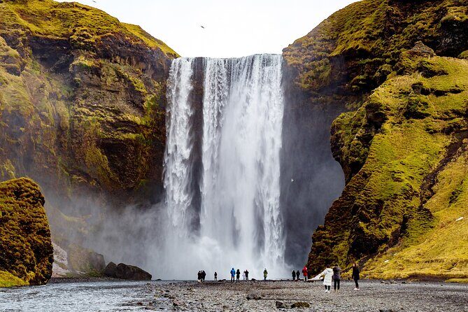 4-Day Iceland: Golden Circle, South Coast, Volcano Hike & Northern Lights - South Coast day: black sand, Jökulsárlón icebergs, and Diamond Beach