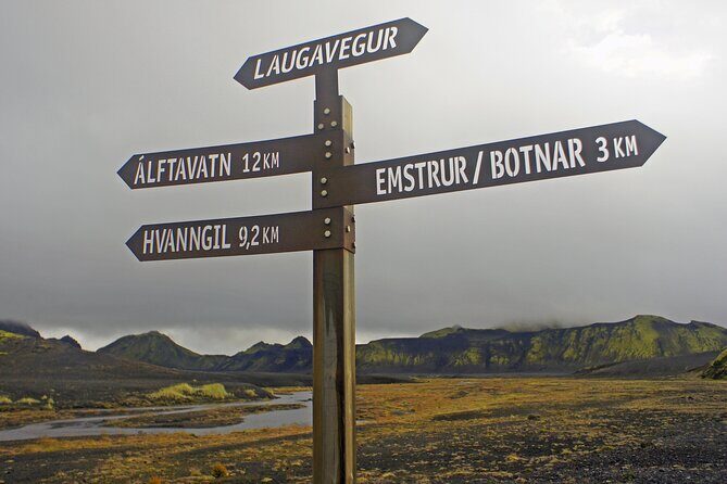 4 Days Laugavegur Trekking Tour - Landmannalaugar day: lava fields, Vonugil canyon, and a hot-spring reset