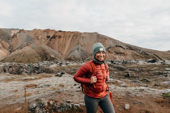 4 Days Laugavegur Trekking Tour - Day 3 toward Botnar: volcano views and Markarfljótsgljúfur’s 200m drop
