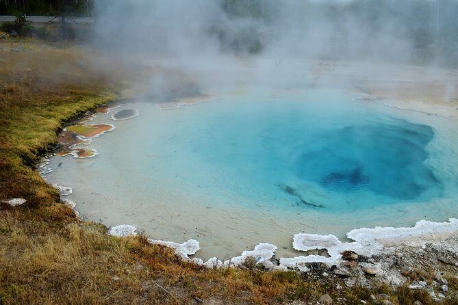 6-Day Minibus Tour Around Iceland from Reykjavik - Day 3: Diamond Beach, Jökulsárlón glacier lagoon, and a Vatnajökull ice cave