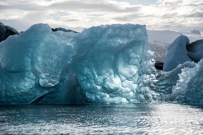 6-Day Summer Ring Route of Iceland Small-Group Tour - Day 3 Vatnajökull glacier hike + Jökulsárlón boat ride + Diamond Beach