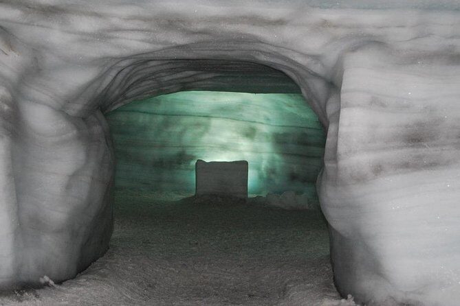 7 Day Around Iceland Tour- PRIVATE TOUR - Sólheimajökull to Reynisfjara: glacier fronts and black beach geology