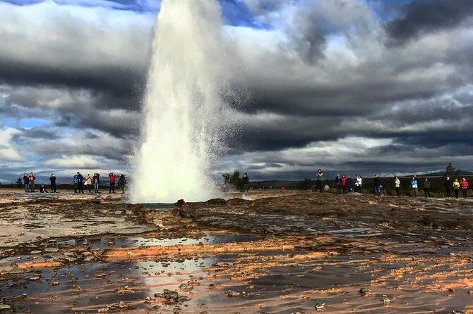 7 Day Around Iceland Tour- PRIVATE TOUR - Winter ice caves or summer Into the Glacier: choose your frozen adventure