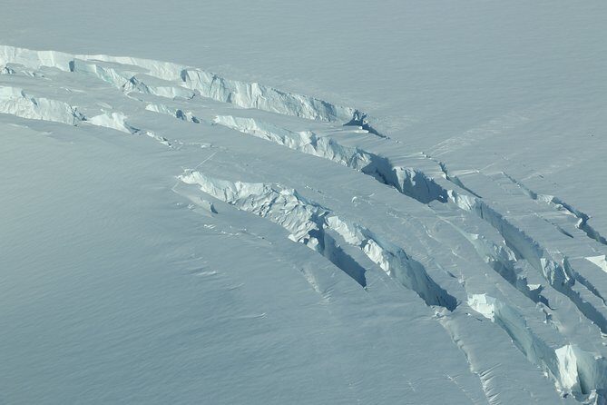 Airplane Flight over Vatnajökull Volcanic Eruption Sites - Booking Smart: Tips to Get the Most Out of Your Flight Day