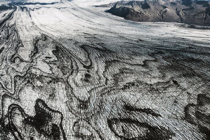Airplane Sightseeing flight over Laki craters and highland - Who should book this flight (and who might skip it)