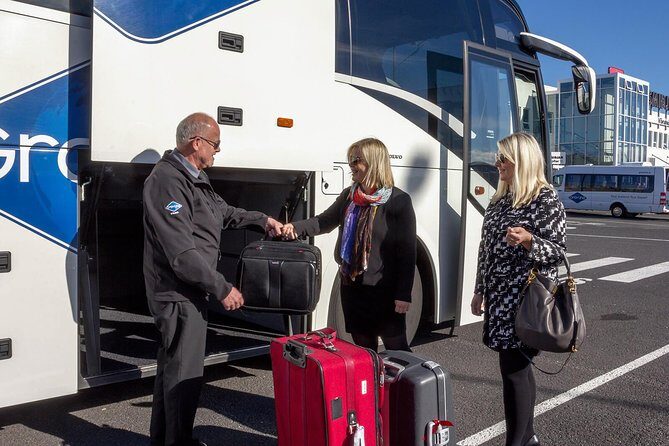 Airport Express Shared Arrival Transfer from Keflavik Airport to Reykjavik Hotels - After Customs: The Gray Line Desk and Your First Move