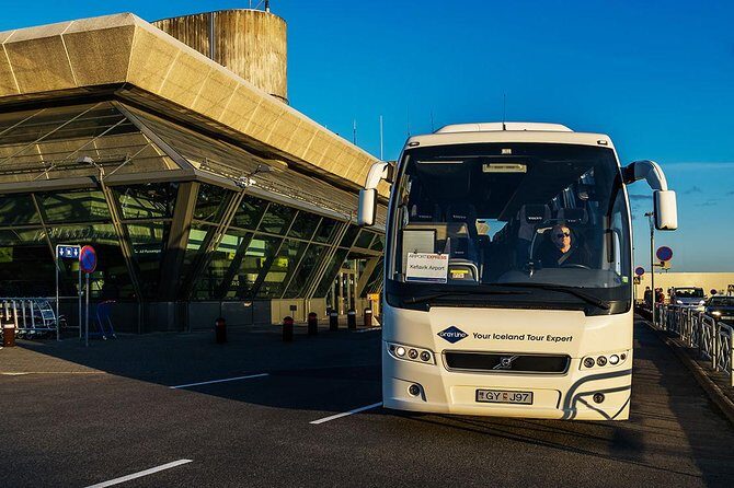 Airport Express Shared Departure Transfer from Reykjavik Hotels to Keflavik Airport - The drive to Keflavik: Wi‑Fi and air-conditioned comfort