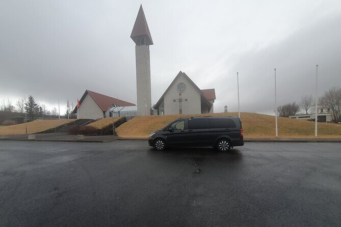 Airport Transfer - What your chauffeur adds on the drive to Reykjavik