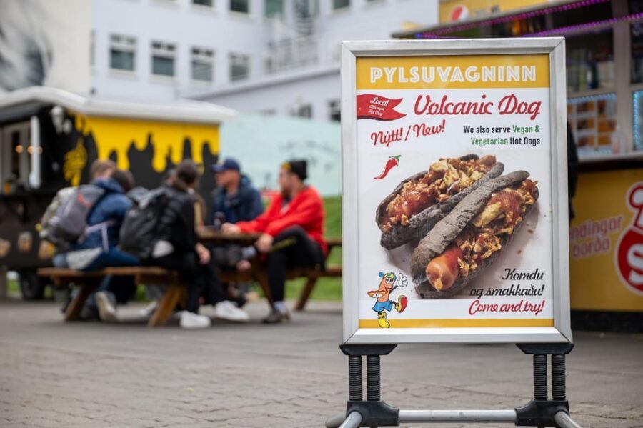 Akureyri: City Walk with Local Food - Lunch-Style Local Food: What You Get and Why It Works