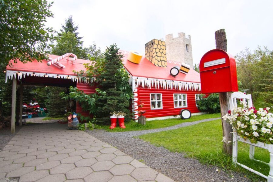 Akureyri: Goðafoss, Laufas & The Christmas House Combo Tour - The pacing: how 4 hours feels from pickup to drop-off