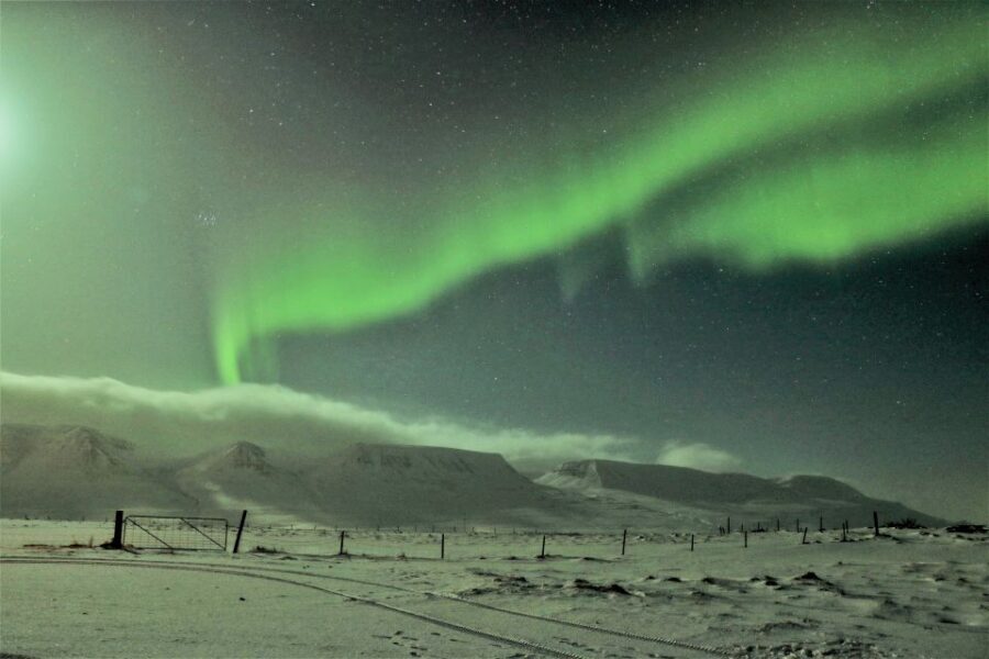 Akureyri: Hunt for the Northern Lights Photography Tour - Comfort checklist: what to wear so you can actually enjoy the sky