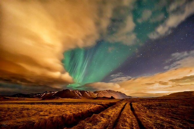 Aurora/Northern light hunt and photos (photography help provided) - Pickup, drop-off, and getting there without stress