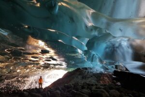 Blue Ice Cave Adventure - The hike part: short time, serious footing