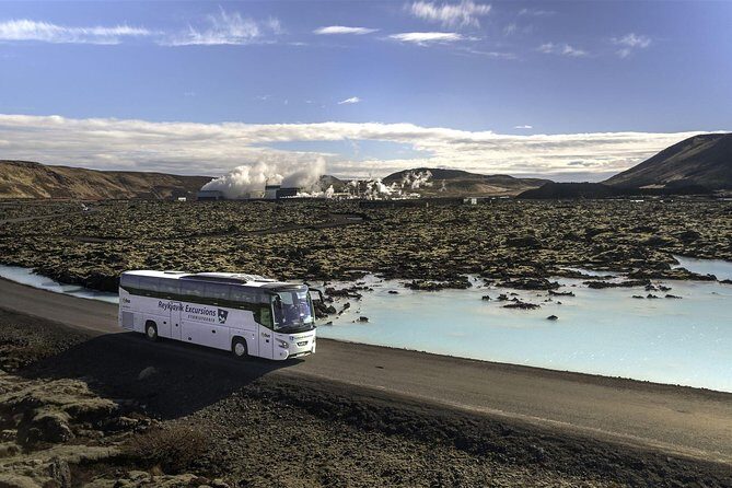 Blue Lagoon & Northern Lights Tour from Reykjavik - Blue Lagoon on the ground: what it feels like