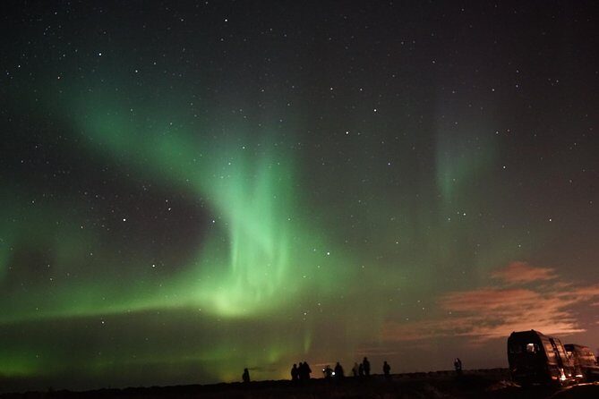 Chasing Aurora Borealis with Warmth and Treats in Premium Tour! - Photography help: what to bring, what the guide can do, and what to expect
