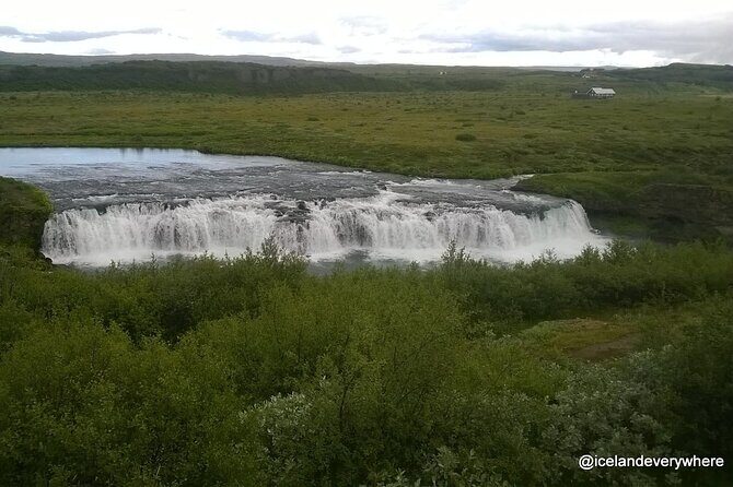 Classic Golden Circle & Kerið Small-Group Tour from Reykjavík - Kerið Crater: A Short, Included Volcanic Lake Break