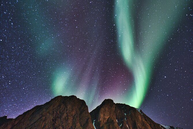 Cozy Northern Lights Tour with Icelandic Treats