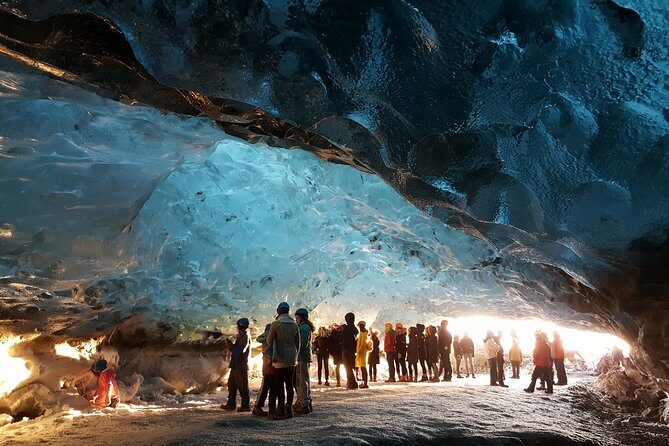 Crystal Ice Cave Adventure - The hike to the cave: short on paper, real on the ground