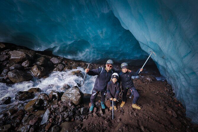Early Bird Ice Cave with 3 Professional Photos - Why the Summer Ice Cave on Falljökull is a morning must