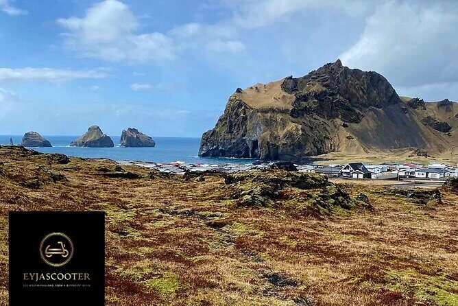 Eyjascooter volcano tour in Westman Island - Elephant rock and scenery: what you might catch