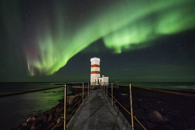 From Reykjavik 4x4 Minibus Northern Lights with Photo and Cocoa - The professional Northern Lights photo: why it’s more valuable than it sounds