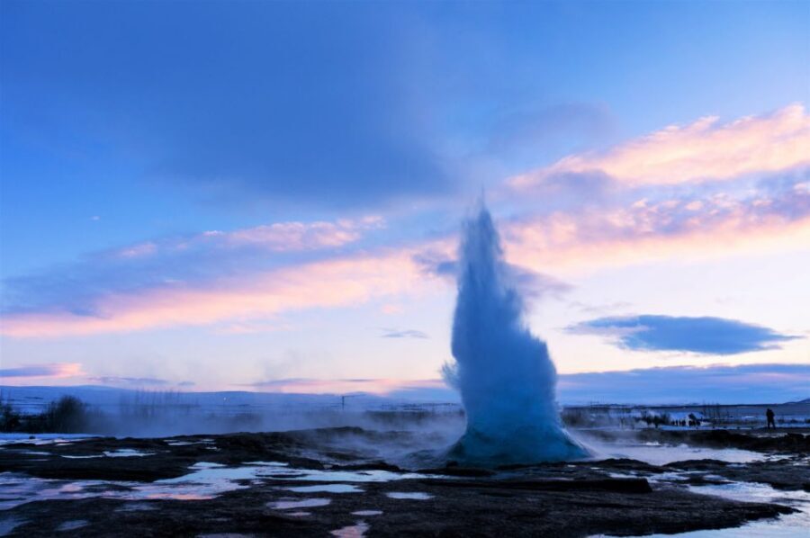 From Reykjavik: Best of Golden Circle Guided Tour - Gullfoss Waterfall: Spray, Scale, and the Hvítá Force