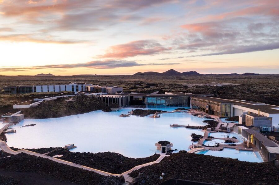 From Reykjavik: Blue Lagoon Admission with Transfers - The geothermal water and the in-water bar: what you’ll actually feel