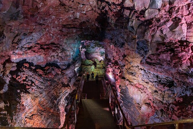 From Reykjavík: Evening Lava Tunnel Tour and Northern Lights Tour - Lava Tube First, Aurora Hunt Second: The 5-Hour Rhythm That Works