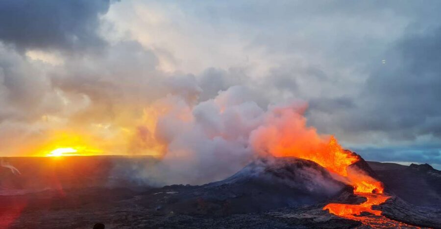 From Reykjavík: Fagradalsfjall Volcano Hike with Geologist - The geologist part: how the guide makes lava make sense
