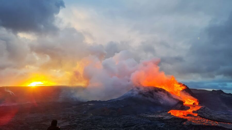 From Reykjavík: Fagradalsfjall Volcano Hike with Geologist - Getting from Reykjavík to the lava fields: drive-time lessons count