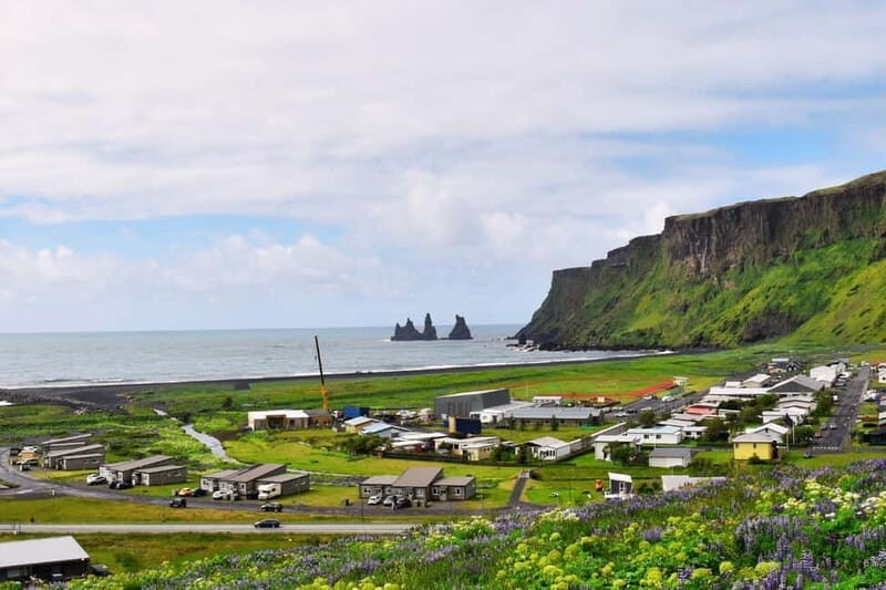 From Reykjavik: Glacier Lagoon and Fjaðrárgjúfur Canyon Tour - Fjárrárgljúfur Canyon and Foss á Síðu: Season Sets the Rules