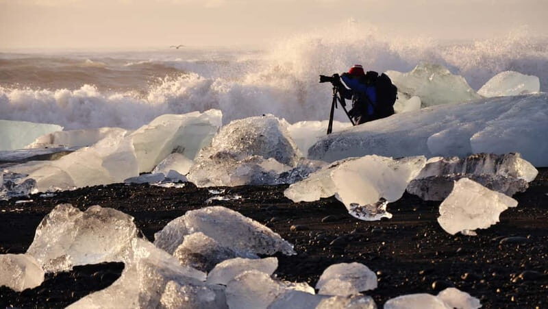 From Reykjavik: Glacier Lagoon and Fjaðrárgjúfur Canyon Tour - From Reykjavik Pickups to the 19-Seat Minibus Ride