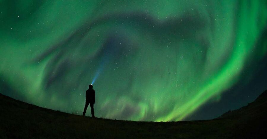 From Reykjavik: Golden Circle and Northern Lights Tour - Geysir Geothermal Area: Catch the Eruption Moment