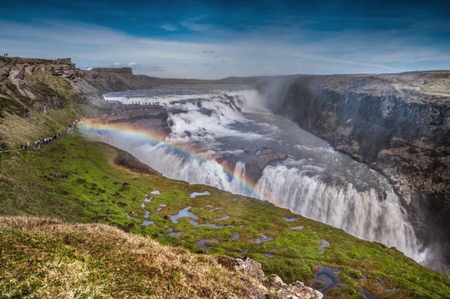 From Reykjavik: Golden Circle & Kerið Full-Day Tour - Kerið Crater: the milky blue lake and red slopes in 45 minutes