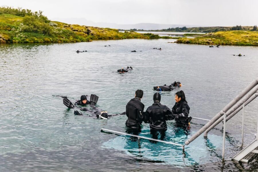 From Reykjavík: Golden Circle Tour and Silfra Snorkeling - Guides Matter: The Human Touch Behind the Scenery