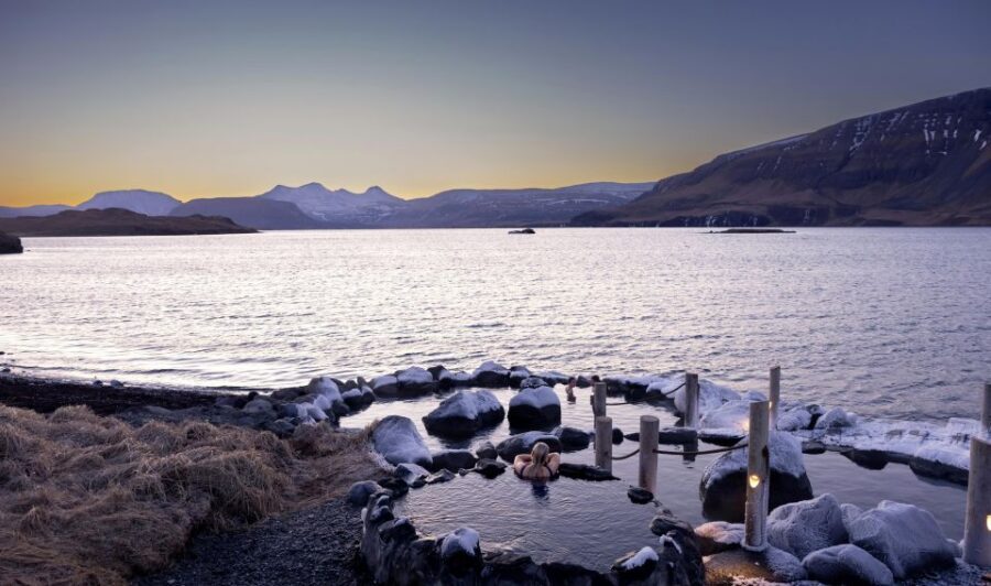 From Reykjavik: Hvammsvík Hot Spring with Transportation - Evening or daytime: when the timing changes what you see