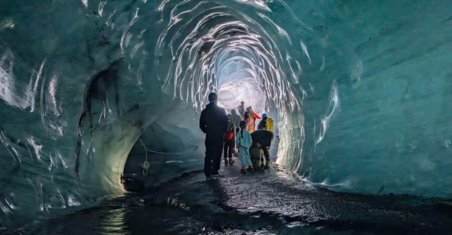 From Reykjavik: Katla Ice Cave and South Coast Day Tour - Guide Style, Group Size, and What Makes the Day Feel Easy
