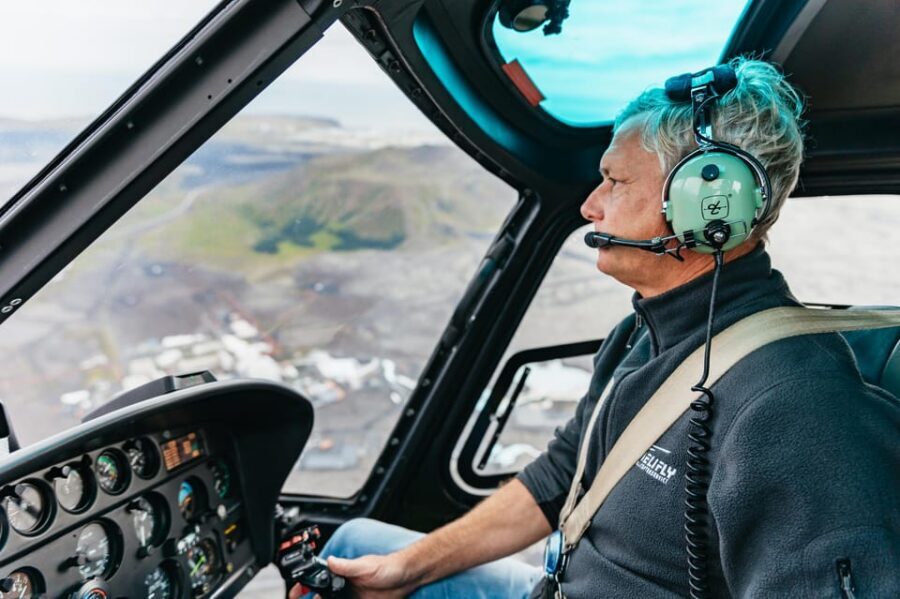 From Reykjavik: New Volcanic Area Helicopter Tour - Photo and seating tips that matter in a helicopter