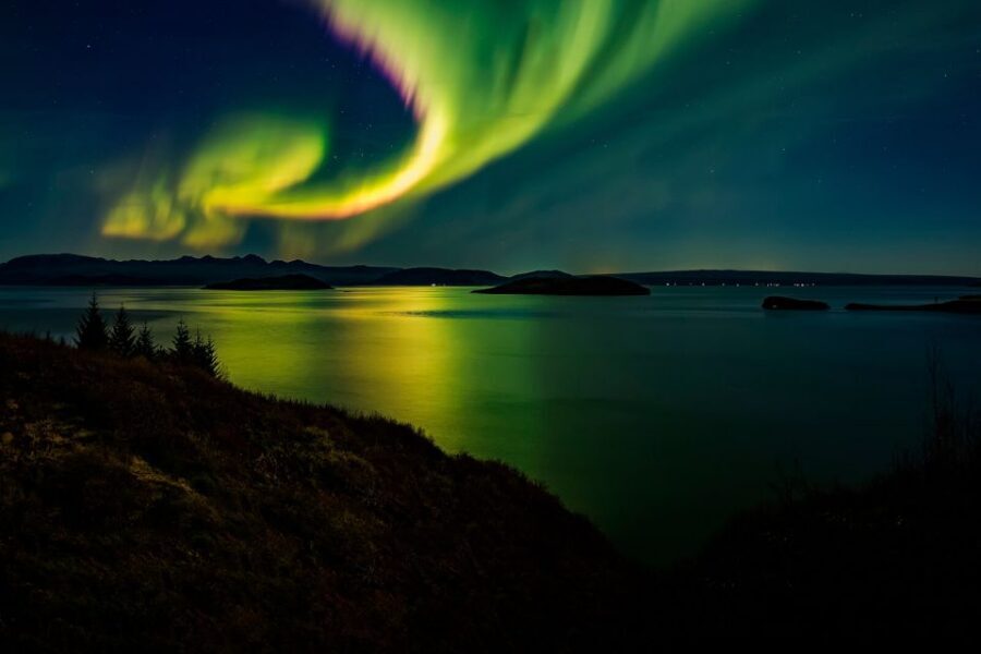 From Reykjavik: Northern Lights Chase with Expert Guide - Quick hits that matter before you go