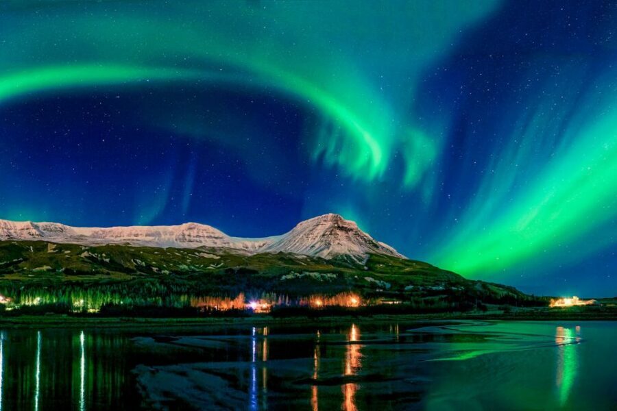 From Reykjavik: Northern Lights Chase with Expert Guide - Getting on the bus: BSÍ pickup, optional hotel rides, and real timing
