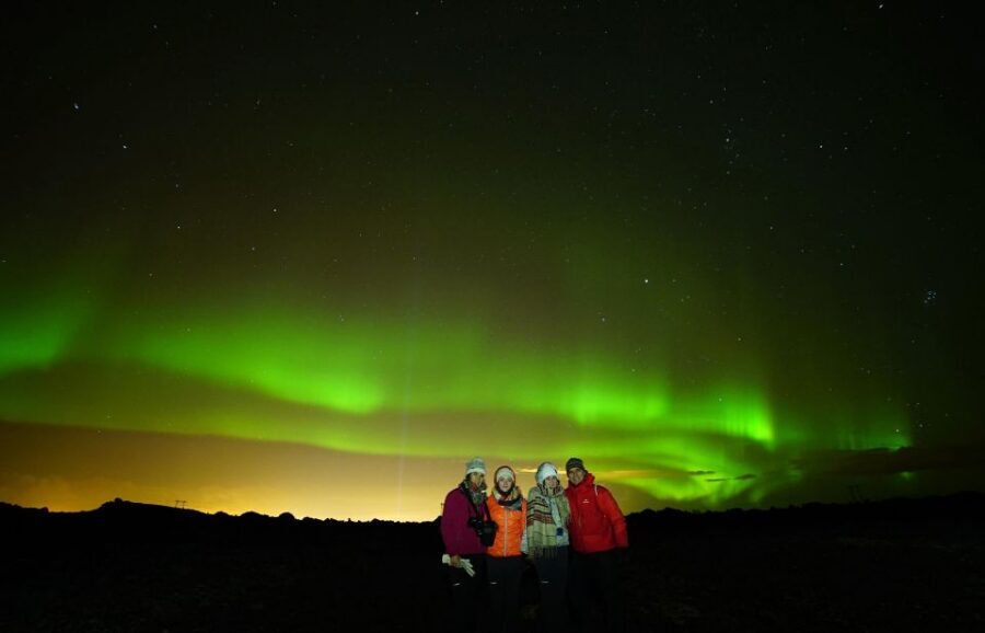 From Reykjavík: Northern Lights Super Jeep Tour - A 4-hour Northern Lights chase that starts with the right pickup time